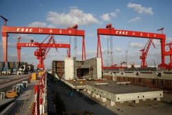 300噸造船門(mén)式起重機(jī)