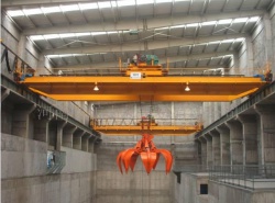 300噸造船門(mén)式起重機(jī)