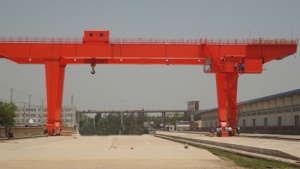 U型雙主梁吊鉤門式起重機(jī)