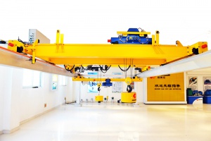 歐式電動(dòng)雙梁起重機(jī)